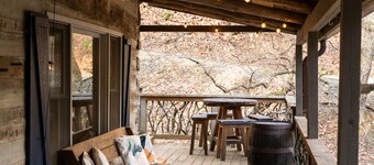 Blue Ridge Cabin with Modern Farmhouse Decor on Private Stream 