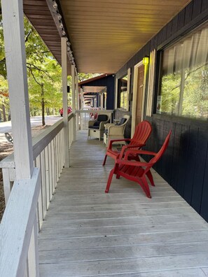 Property grounds - Resort Firepit, Hot Tub, Pool |Walk 2 Dining | 1 Mile to Silver Dollar City! (Branson)