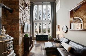 Téléviseur connecté, foyer, lecteur de DVD