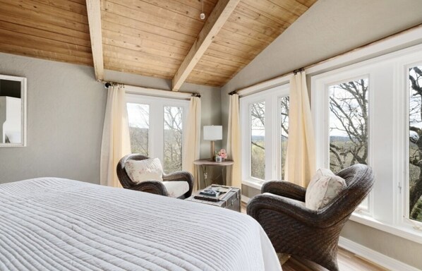 4 chambres, bureau, Wi-Fi, literie fournie