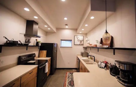 Fridge, microwave, oven, stovetop. Beautiful, 1 Bedroom in the Hills of Fairbanks