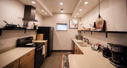 Beautiful, 1 Bedroom in the Hills of Fairbanks