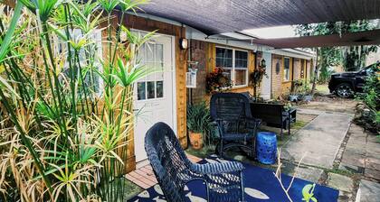 Lovely retro island studio