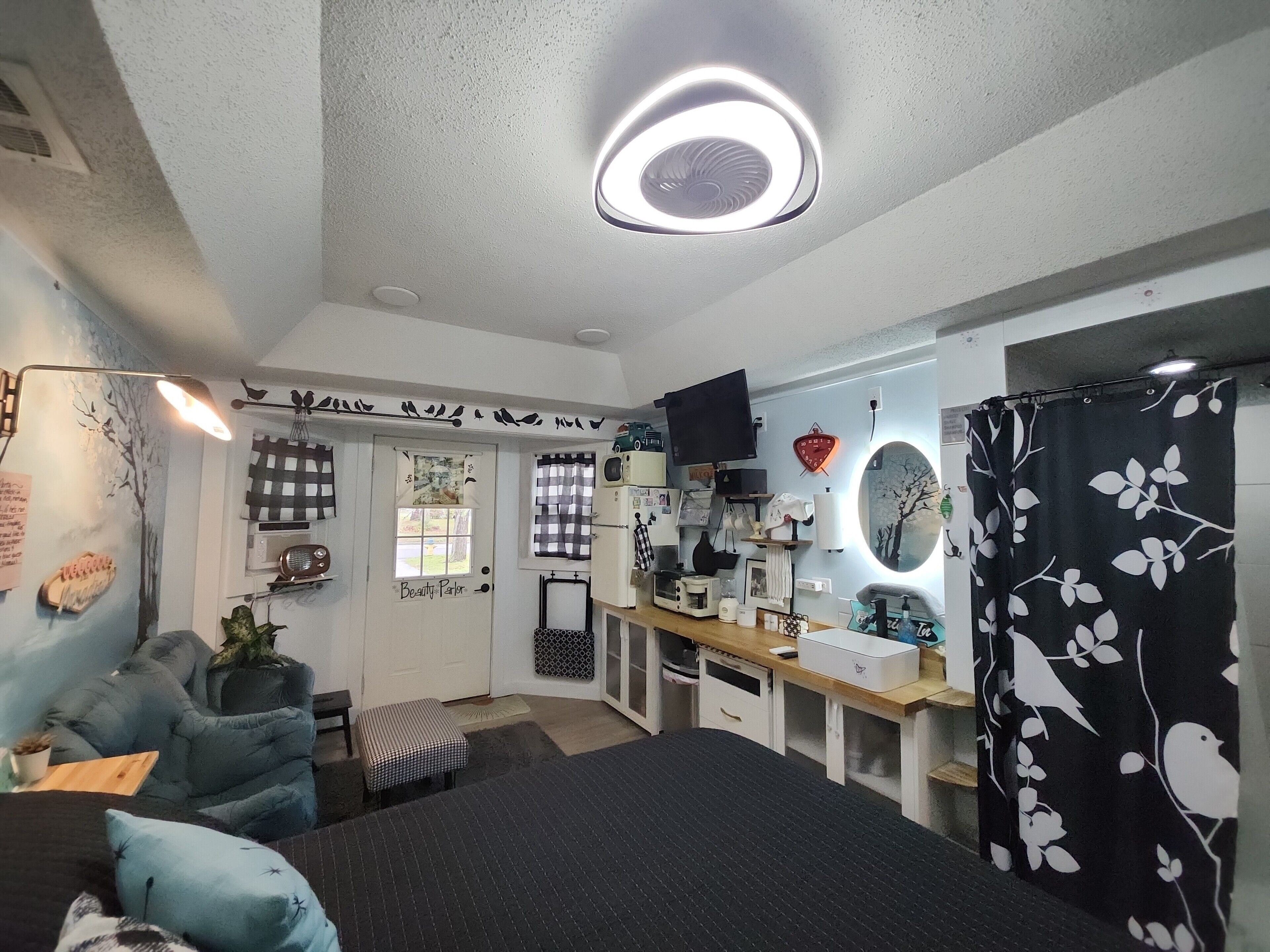 1 chambre, fer et planche à repasser, Wi-Fi gratuit, draps fournis