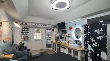 1 chambre, fer et planche à repasser, Wi-Fi gratuit, draps fournis