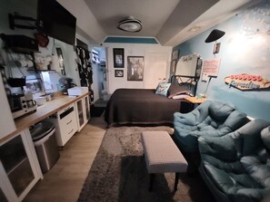 1 chambre, fer et planche à repasser, Wi-Fi gratuit, draps fournis