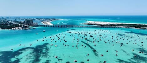 靠近海滩