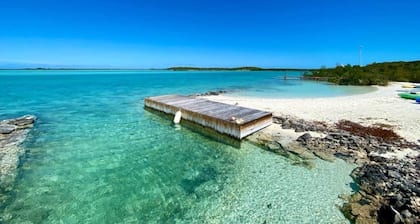 Surf House: 4BR Beachfront w/pool