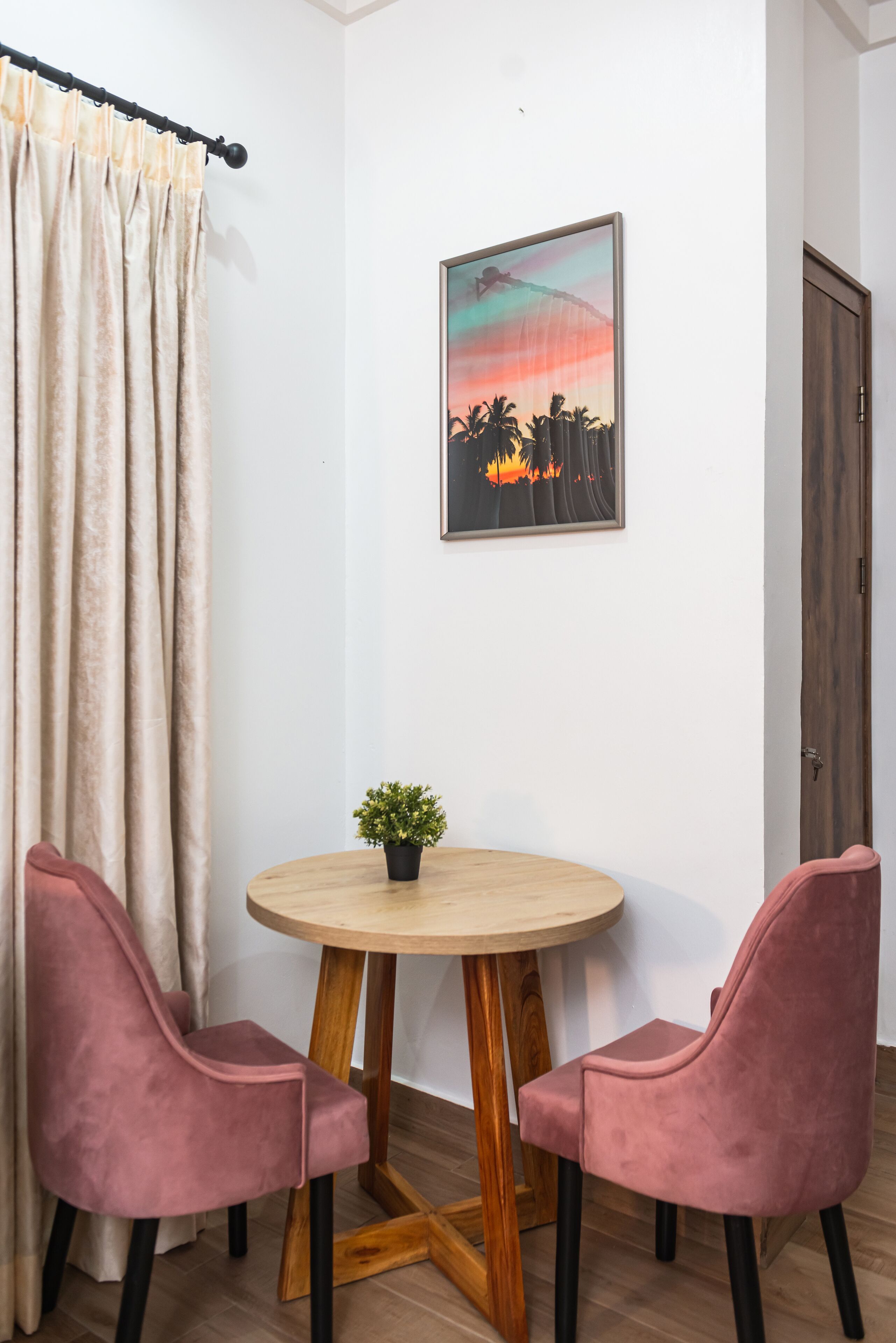 Premium Studio Suite | In-room dining
