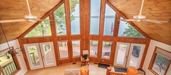 ALL Season Waterfront Cottage with WIFI, BBQ, Beach & Boat Ramp