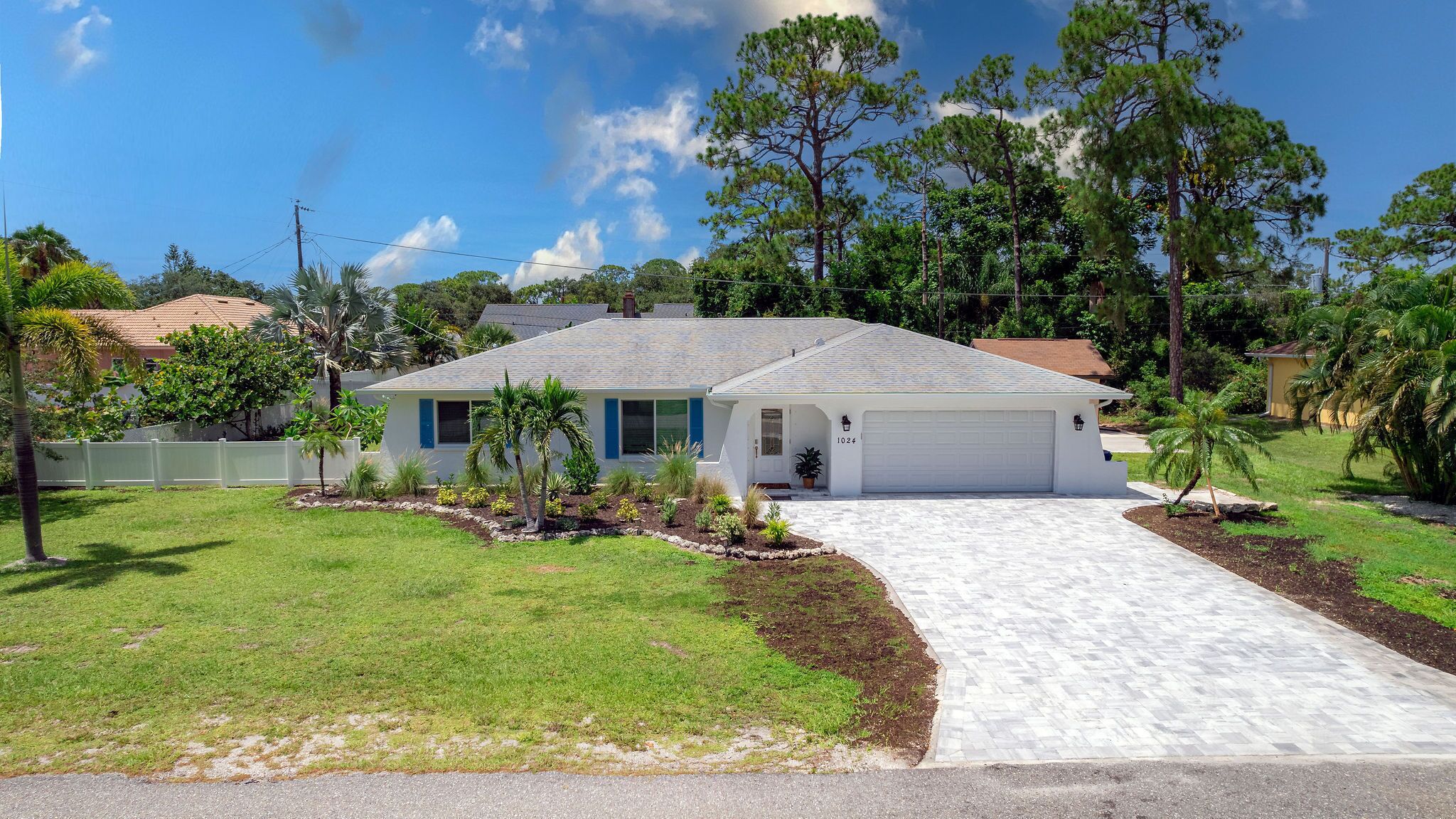 Beach Vacation on the Horizon! Remodeled home in South Venice, FL