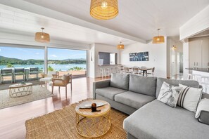 Smart TV, tenis de mesa y estéreo 