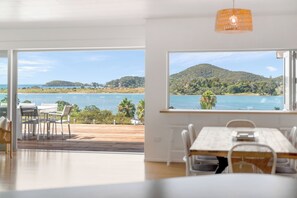 Dining - Coastal Vista - Ngunguru Holiday Home (Ngunguru)