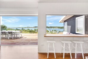 Interior - Coastal Vista - Ngunguru Holiday Home (Ngunguru)