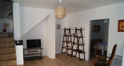 Near LAMOTTE BEUVRON house