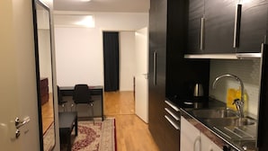 Apartemen, 2 Tempat Tidur Twin | Dapur pribadi | Lemari es, microwave, kompor, dan ketel listrik