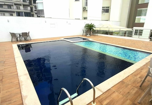 Luxury and sophisticated apartment next to the most beautiful beaches in the center of Guarapari.