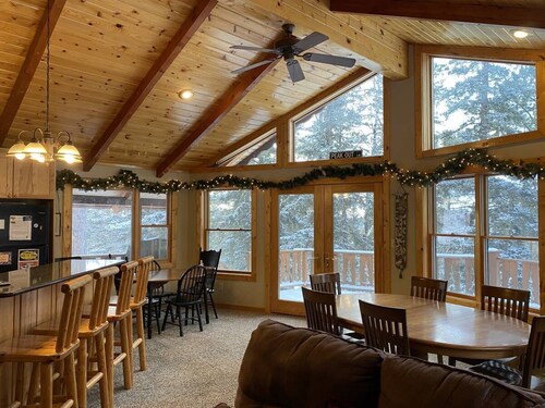 Peak Out Haven Cabin near Terry Peak Ski Lodge