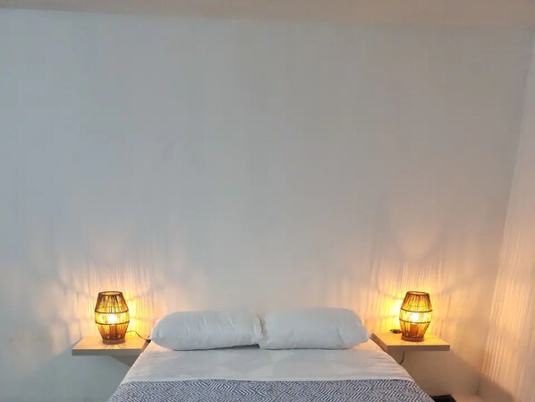 Habitación doble estándar | Muebles diferentes, tabla de planchar con plancha y wifi gratis