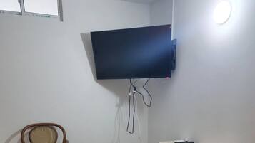 32-inch flat-screen TV with cable channels, TV, heated floors
