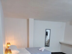 Individually furnished, iron/ironing board, free WiFi