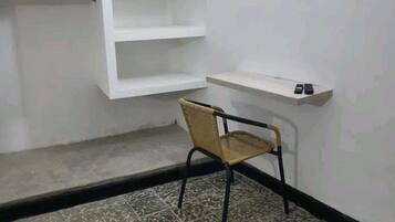 32-inch flat-screen TV with cable channels, TV, heated floors