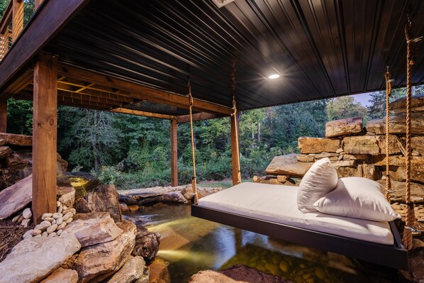 Spa - Shipyard 2.0 | Hot Tub, Waterfall with Daybed, Fire Pit + Hammock! (Columbus)