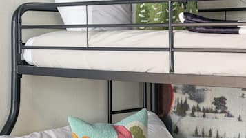 2 bedrooms, desk, travel crib, free WiFi