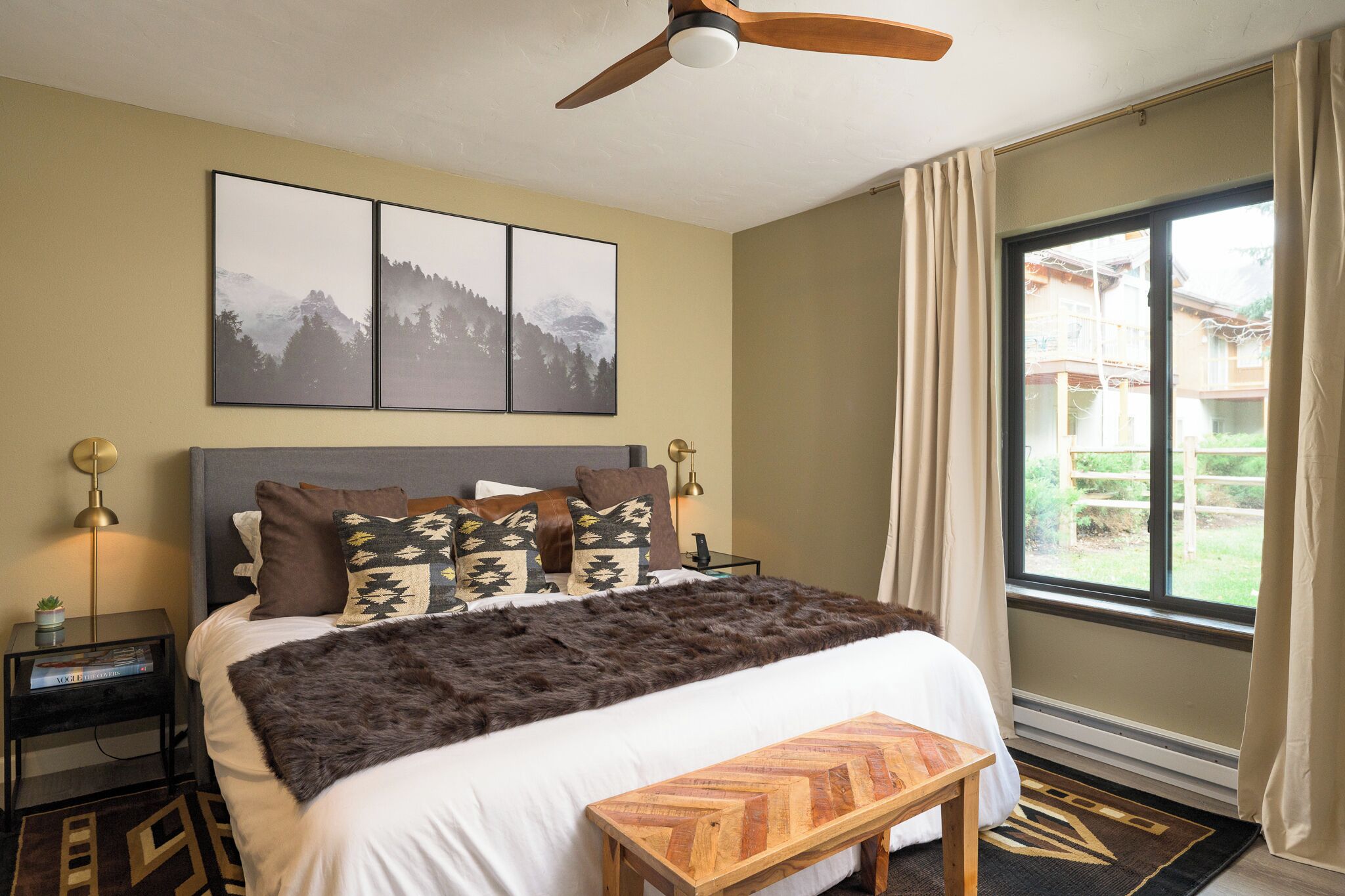 2 soveværelser, skrivebord, strygejern/strygebræt, weekendseng