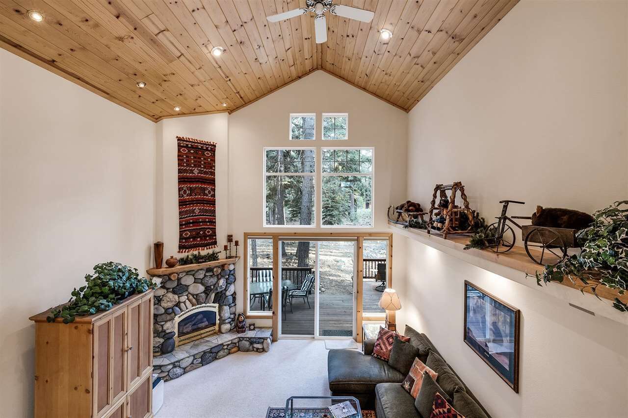 Beautiful Truckee Donner Single Family Home Near NorthStar