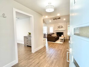 Living area - Modern Chic Cozy ★ Beautiful Newly Renovated Home 5 min from The Domain (Austin)