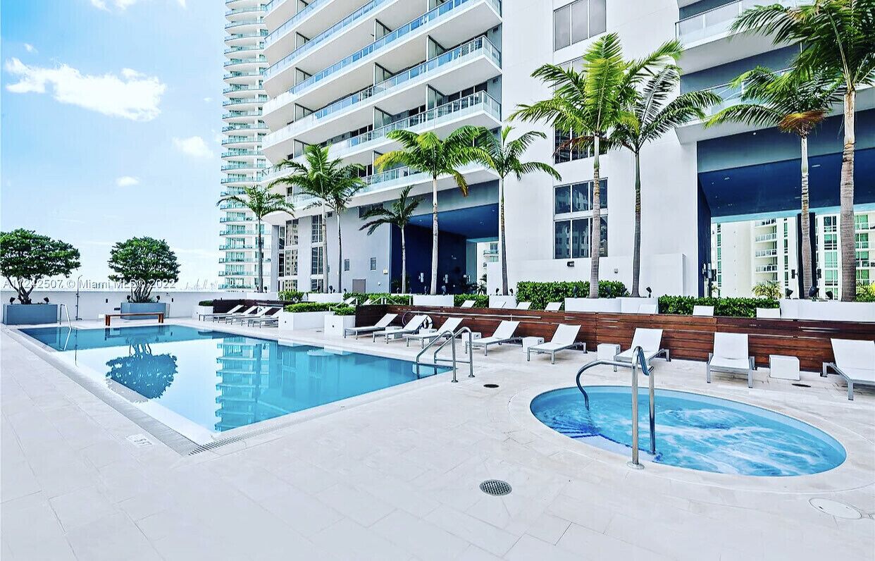 Luxury Condo In BRICKELL w/ water views and A+ amenities! Prime LOCATION ⭐️⭐️⭐️⭐️⭐️