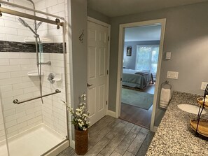 Shower, hair dryer, towels