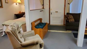 1 bedroom, iron/ironing board, free WiFi, bed sheets