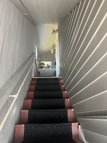 Apple Tree Apt 2, Charming 2nd fl apt, under 5 minutes to Dreams Park