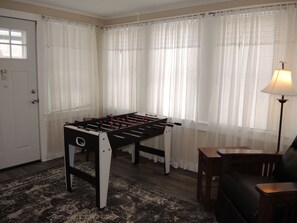 Games room - Apple Tree Oneonta NEW Renovation, Under 1 mile to All Star Village, 2 bdrm home (Oneonta)