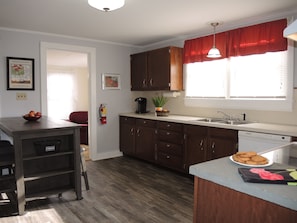 Fridge, microwave, oven, stovetop - Apple Tree Oneonta NEW Renovation, Under 1 mile to All Star Village, 2 bdrm home (Oneonta)