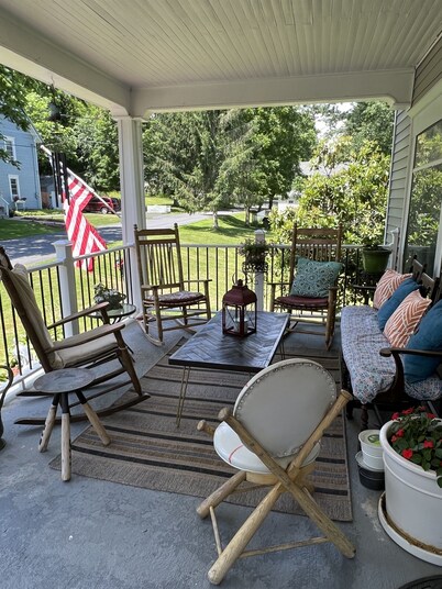 Aprita Charming home under 5 minutes to All Star Village, quiet residential area