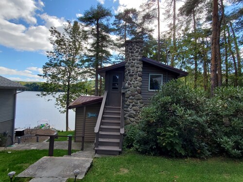 Ardeevin - Goodyear Lake - Panoramic lake views, fire pit on waterfront