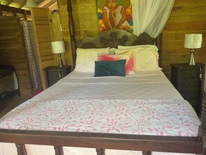 2 chambres, fer et planche à repasser, Wi-Fi gratuit, draps fournis