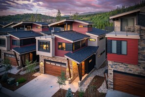 Exterior - Riverfront Chalet 112 I Rooftop Hot Tub I Great Views I Best Price I Discounted Attractions (Winter Park)