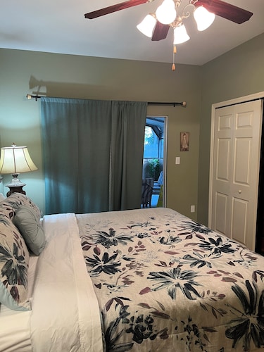  A beautiful clean home, ready to receive guests, in a cozy ambient setting.