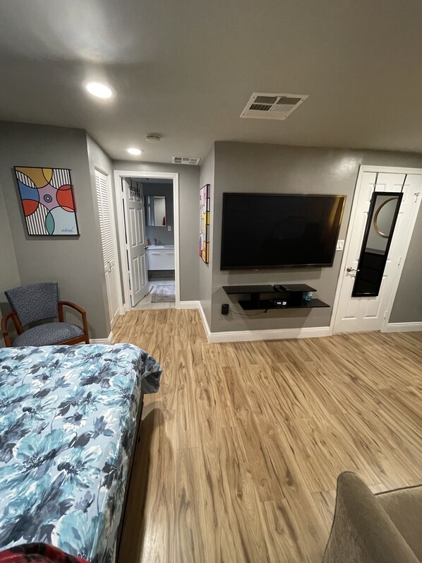 1 habitación, escritorio, wifi y acceso para silla de ruedas 