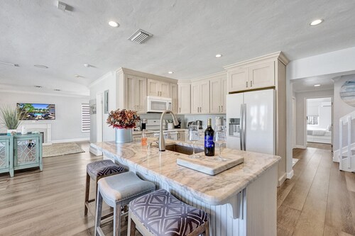 Summer time at the Blue Wave Beach Home!