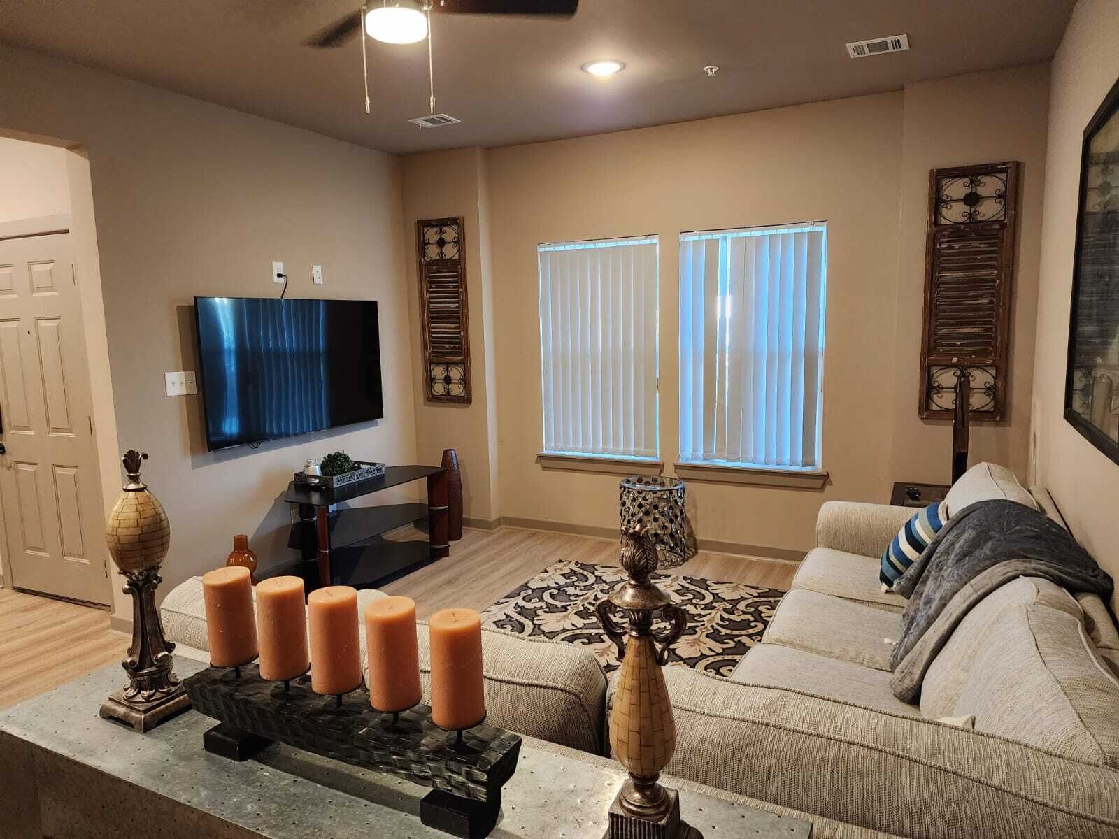 3BR Apt-Pet-Parking-Wi-Fi