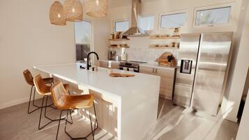 Tables Ă manger, Ăźlots de cuisine