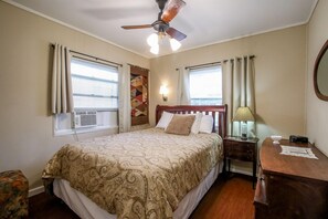 2 bedrooms, individually decorated, individually furnished - The Savannah Belle Forsyth Park A Side (Savannah)