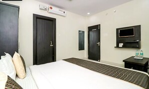 5 Schlafzimmer, Schreibtisch, kostenloses WLAN, Bettwäsche