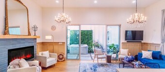 4 BR Luxury Designer Home Hot Tub, Parking Garage Near San Francisco UC Berkeley