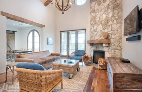 Ingram Texas - near Kerrville and Lost Maples State Park 
